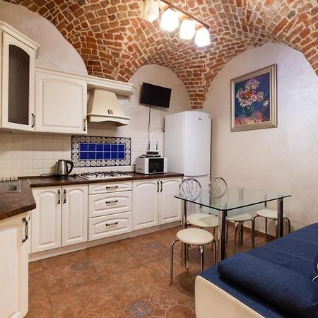Spirit Of Old Lviv Apartment Main Square Bagian luar foto