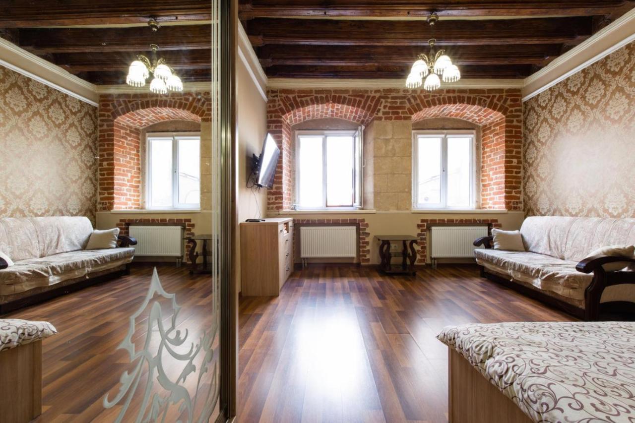 Spirit Of Old Lviv Apartment Main Square Bagian luar foto
