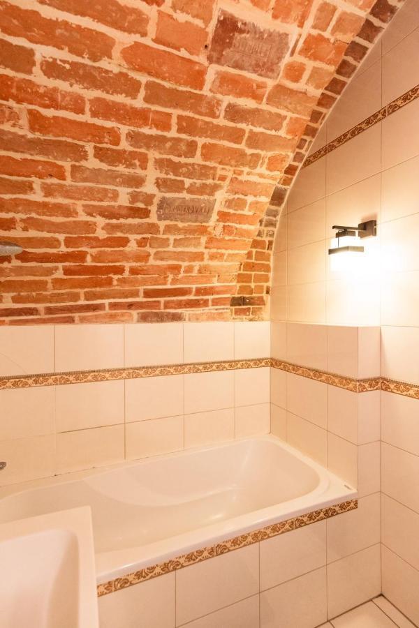 Spirit Of Old Lviv Apartment Main Square Bagian luar foto