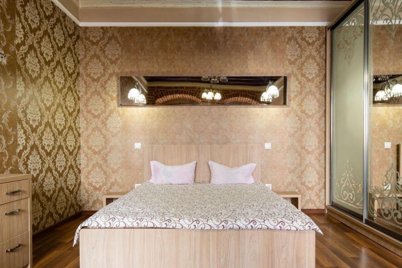 Spirit Of Old Lviv Apartment Main Square Bagian luar foto